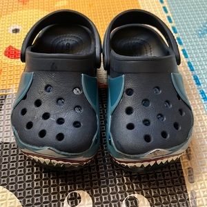 Crocs light up shark toddler clogs USED size 8